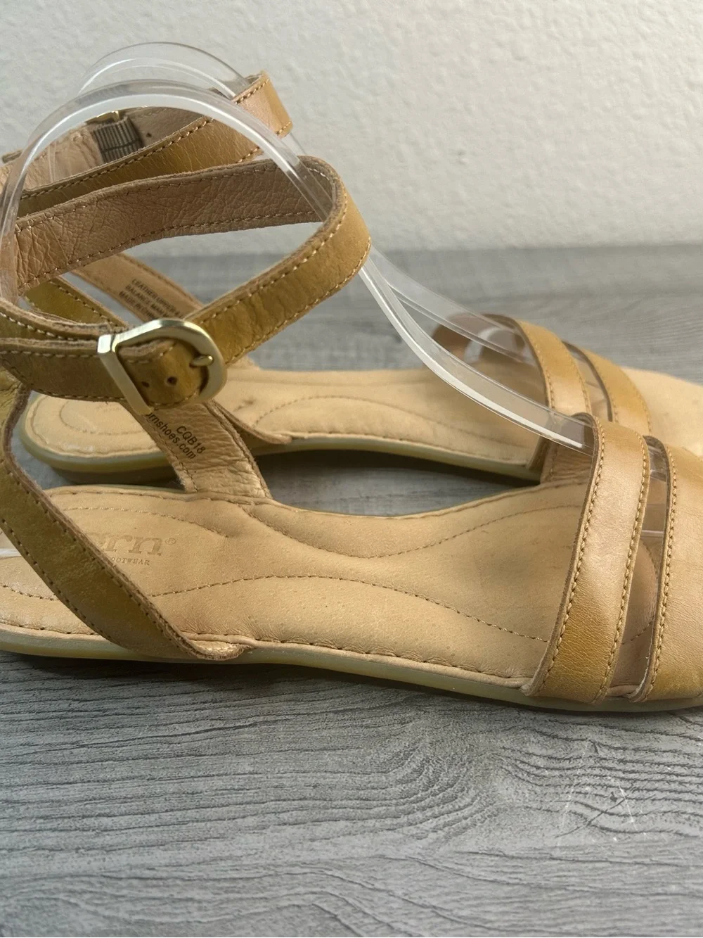 BORN Women’s Size 9 M Tan Leather Strappy Ankle Strap Comfort Sandals